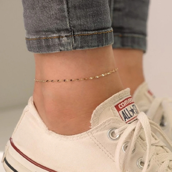- Beautiful Gold Ankle Bracelet - Picture 4 of 5